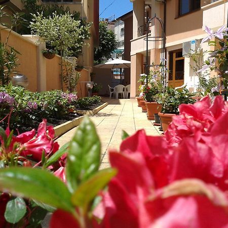 Hotel Chuchulev Sozopol Bagian luar foto